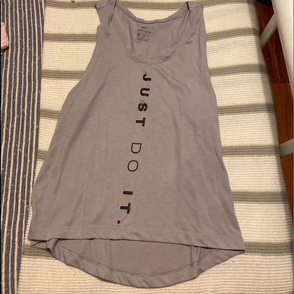 nike tank - Picture 1 of 2